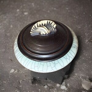 Andrew MacCorkindale Raku porcelain studio pottery jar